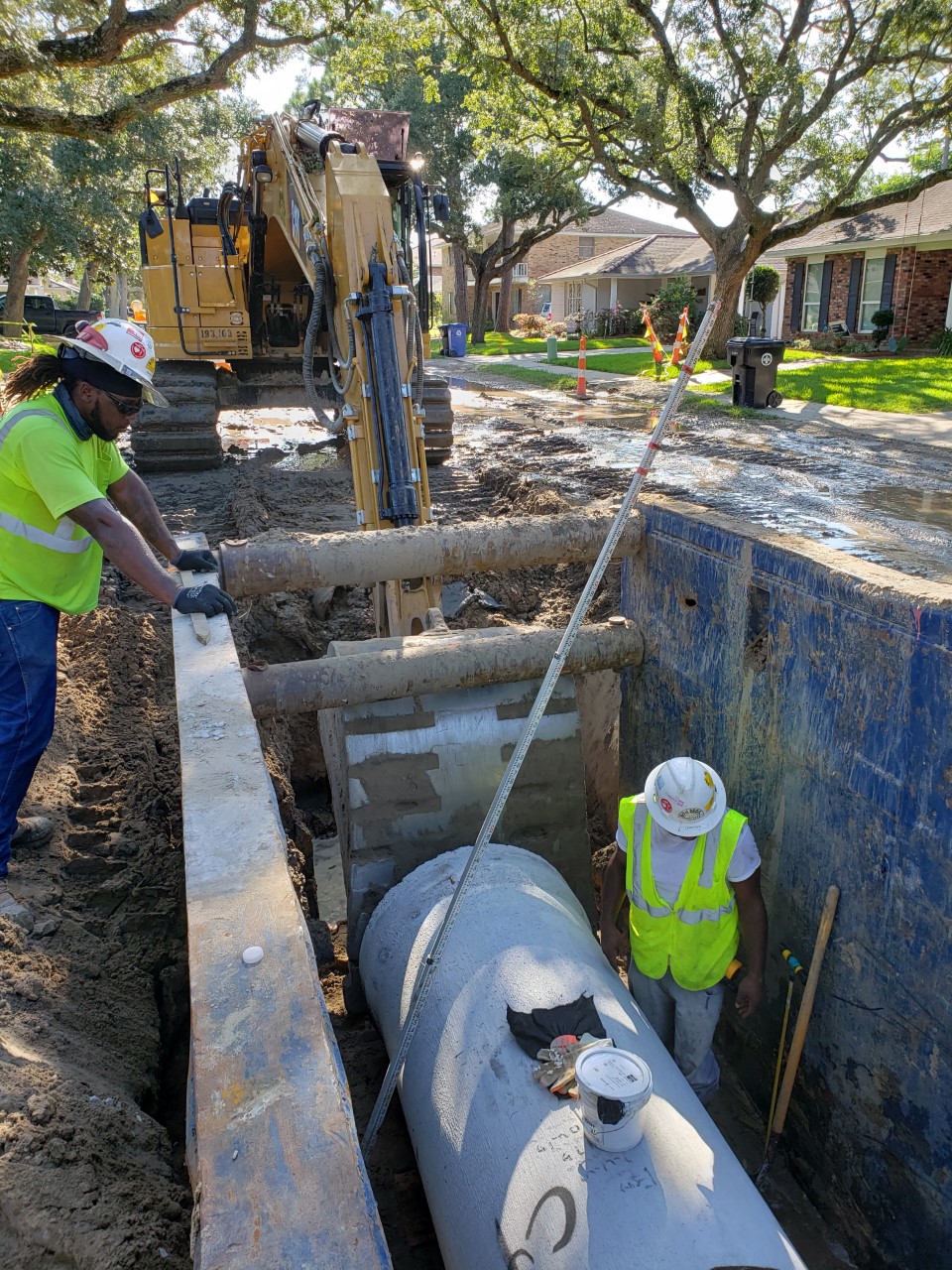 DRAINAGE WORK MOVES FORWARD ON THE LAKE TERRACE AND OAKS GROUP D PROJECT