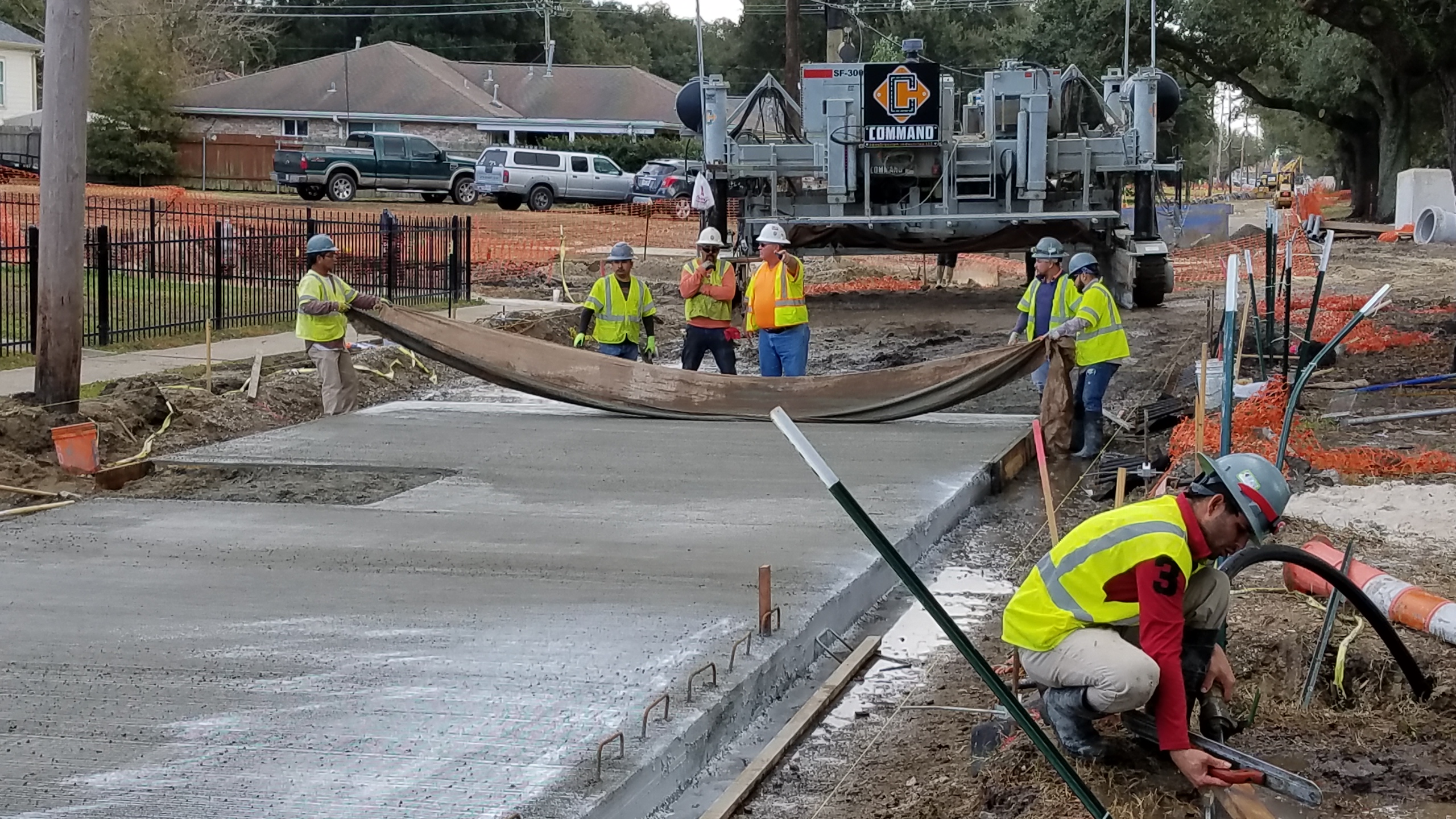 CONSTRUCTION CREWS ON FLEUR DE LIS DRIVE PHASE III RECONSTRUCTION PROJECT BEGIN PAVING PORTIONS OF THE NORTHBOUND TRAVEL LANE