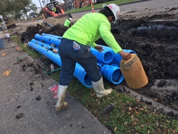 LAKE TERRACE AND OAKS GROUP CONTINUES REPLACING WATERLINES THROUGHOUT PROJECT