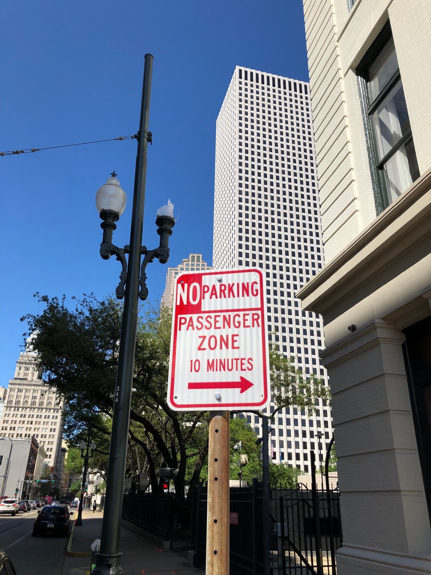 CITY BEGINS INSTALLING NEW SIGNAGE DOWNTOWN FOLLOWING STUDY