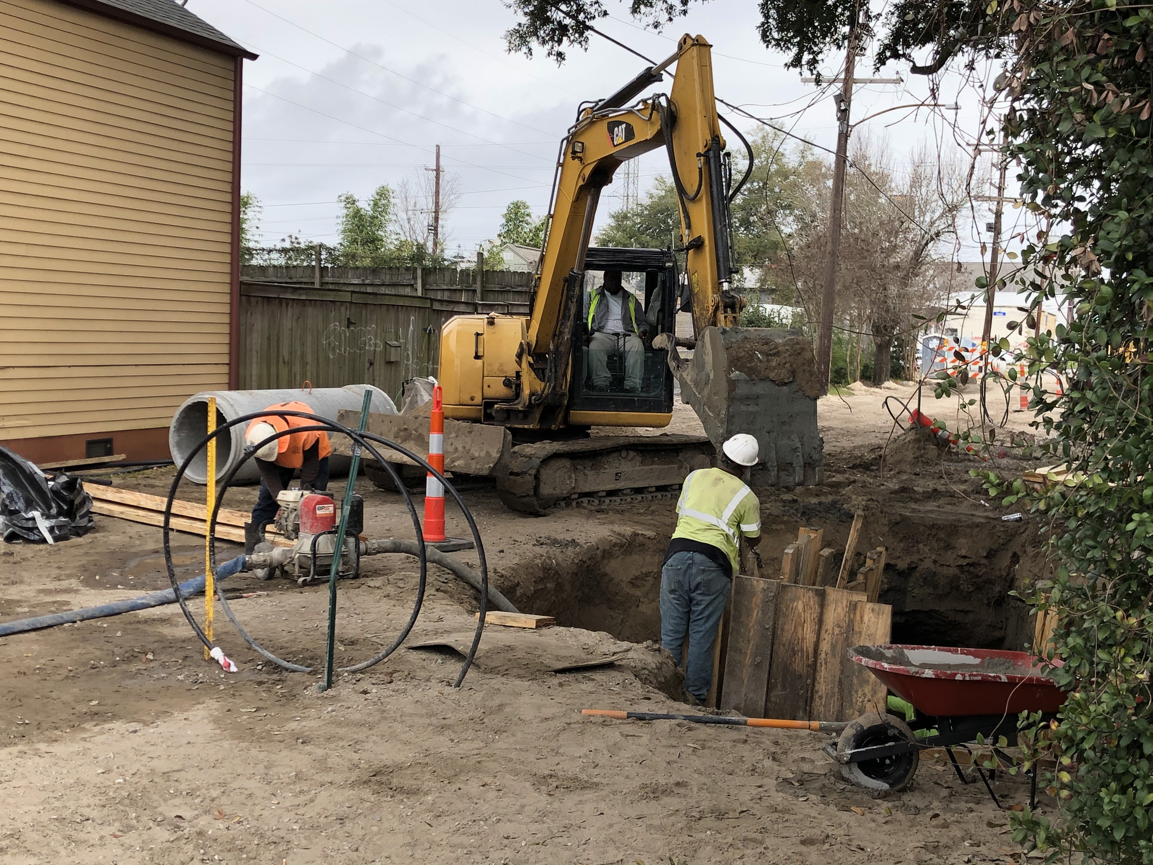CREWS CONTINUE INSTALLING NEW DRAINAGE ELEMENTS IN UPPER NINTH WARD