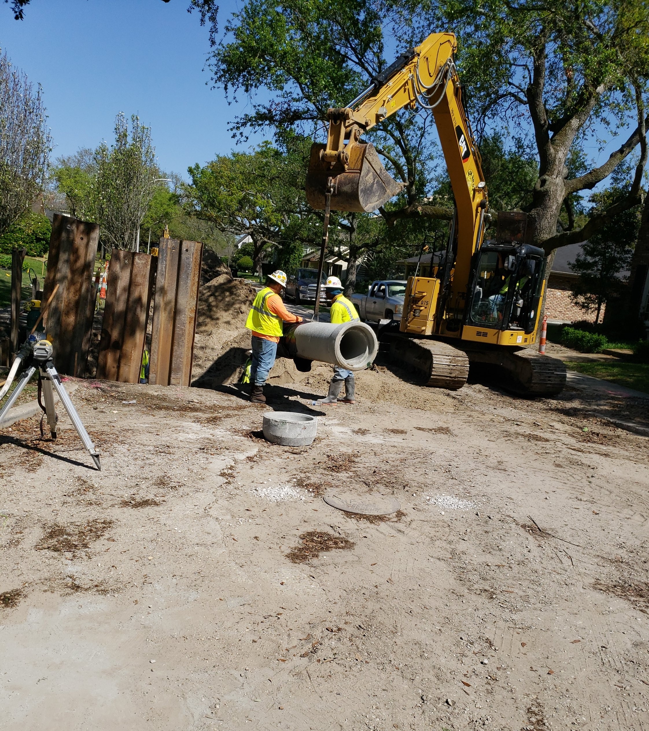 WATERLINE, DRAINAGE LINE WORK CONTINUES ON LAKE TERRACE AND OAKS GROUP D PROJECT